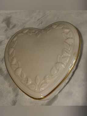 Lenox Cream Heart Trinket Box with Gold Logo Accents